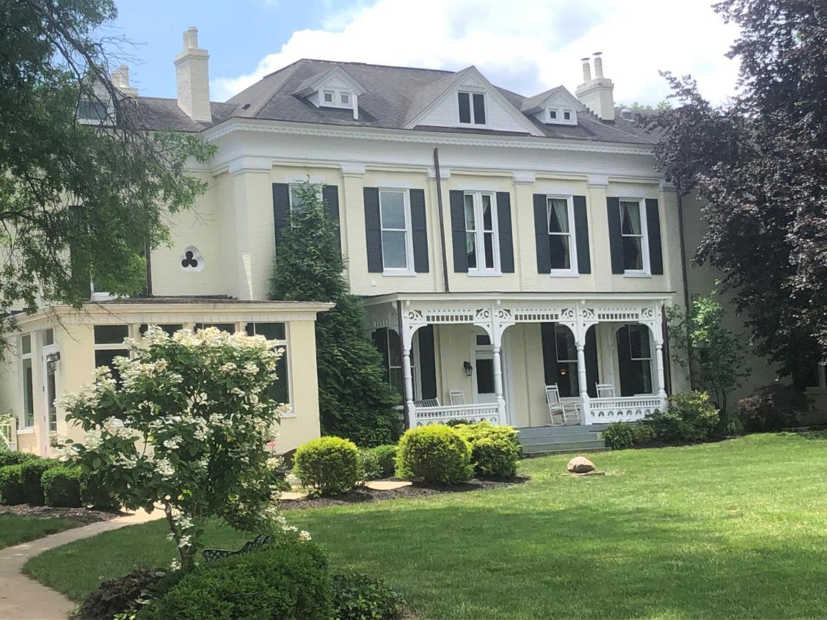 Riverside Bed and breakfast 3*